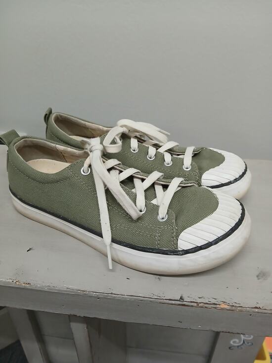 Keen Shoes - KEEN Women's Elsa Canvas Sneakers size 8 olive green